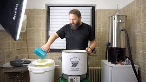 Einfach Bier Selber Brauen Mit Minimaler Ausrustung Youtube Bier Brauen Bier Brauen Selber Bier