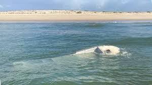 Kyero is the leading portuguese property portal, with a complete range of homes from leading real estate agents in portugal. Embarcacao Naufraga Ao Largo Da Praia Da Fuseta Em Olhao