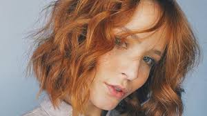 Larissa Manoela arrasa ao apostar em peça de roupa diferente e encanta fãs:  ''Musa!''