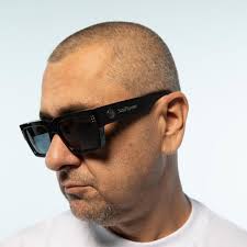 Travis OGuin (@strangemusicceo) • Instagram photos and videos