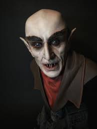 Nosferatu. Busto in resina in scala 1/4. : r/modelmakers