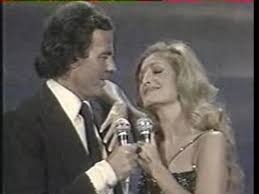Bella cancion y bellos estos dos cantantes. Dalida Julio Iglesias La Vie En Rose Video Dailymotion