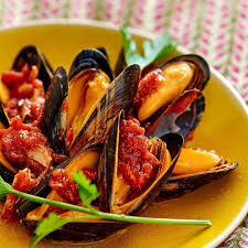 Recette Moules A La Sauce Tomate Et Aux Epices Fines Recette Recette Moules Recettes De Cuisine Recette Fruit De Mer