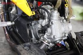Mio ini pake karbu vacum, coba cek karet membrannya om. Intip Jeroan Yamaha Mio Sporty Jahat Bore Up Sampai 150cc Gridoto Com