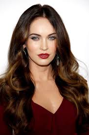Most of the scene where megan fox appears in film transformers. Megan Fox Frisuren Die 9 Schonsten Frisuren Zum Ausprobieren