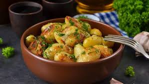 Gebackene Kartoffeln Auf Griechisch Rezept Daskochrezept De Gebackene Kartoffeln Tomatenreis Rezept Rezepte