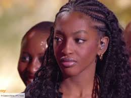 Je ne fais pas attention à ça" : Ebony cash au sujet des attaques racistes  qu'elle reçoit sur les réseaux sociaux