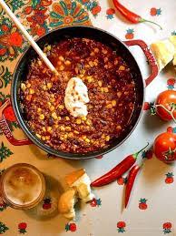 The recipe says to use beef brisket instead of minced beef. Chili Con Carne Nach Jamie Oliver Stilettos Sprouts Chilli Con Carne Rezept Chili Con Carne Rezepte