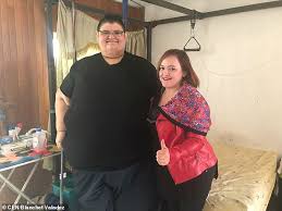 Pharmacist, marketer, geek, optimistic and catholic. Former World S Fattest Man Is Back On His Feet After Losing An Incredible 52 Stone In Three Years Daily Mail Online