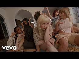 Il y a quelque chose dans / il y a quelque chose dans l'air en ce moment / comme si je perdais la notion du temps (temps, temps) / comme. Billie Eilish Shares New Single Lost Cause Ahead Of Her Sophomore Album Genius