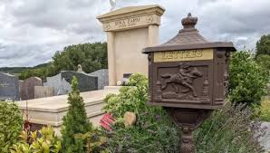 Inhumée à Oisy, la chanteuse franco-israélienne Rika Zaraï n'a pas été  oubliée - Le Journal du Centre