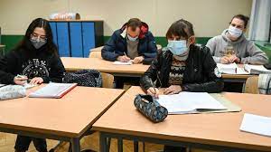 Ich bin momentan in einer querschulung und ich hätte schon lange meine prüfung haben sollen jedoch durch diese ganze corona sache wurde die prüfung andauernd. Coronavirus Schleichender Lockdown An Schulen Tagesschau De