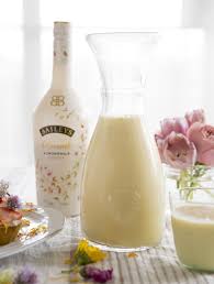 Tropical Almond Smoothie Smoothie Drink Recipes Baileys Recipes Almond Smoothie
