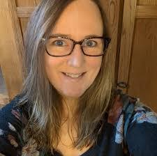 Mindy Lunsford's Instagram, Twitter & Facebook