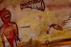 These Prehistoric Rock Paintings Seem To Depict Ufos And Ancient Astronauts After All A Painter Just Can T Paint Ancient Aliens Alien Painting Cave Paintings