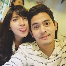 Dinda kirana pacaran dengan pria muslim ganteng asal korea. 9 Potret Kedekatan Dinda Kirana Miqdad Addausy Pacaran