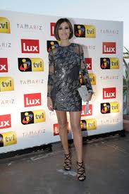 Em 1998 a sic estreou fátima lopes, um programa diário que passava há tarde e ainda durante algum tempo de manhã e que era apresentado pela apresentadora com o mesmo nome do programa. 1 45 Fatima Lopes Fotografada Para A Lux Foto Artur Lourenco Lux 2 45 Fatima Lopes Vii Gala Dos Trofeus De Televisao Tv7dias 20 04 16 Foto Artur Lourenco Lux 3 45 Fatima Lopes Inauguracao Loja Clinica Rosa Basto 16 01 16 Foto Antonio