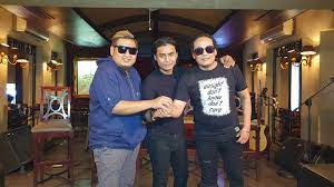 F jangan kamu pergi c masalah kita dapat berhenti em dm aku tak mau menunda lagi am g kita akhiri pertengkaran ini. Lirik Dan Chord Gitar Jangan Marah Marah Dari St12 Okezone Celebrity