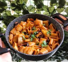 Fatta sempre con il pesce appena pescato, in estate solo 1 email al mese per te con le mie ultime ricette. Calamarata Pesce Spada E Melanzane Le Ricette Di Francesca