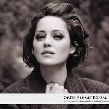 Fransiz Kadinlarin Taze Uzumleri Ciltlerini Yumusatmak Ve Genclestirmek Icin Vucutlarina Surduklerini Biliyor Muydunuz G Aktrisler Guzellik Marion Cotillard