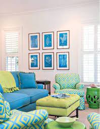 İki renk arasında oluşturulan kontrast, birbirlerini geliştirmelerini sağlar. 2017 Nin Dekorasyon Rengi Yesil