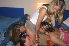 Drunk college girls panties showing - Oops exposed! - Panty Pit