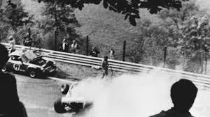 August 1976 verunglückt niki lauda am nürburgring schwer. Formel 1 Ikone Niki Lauda Ist Tot Zdfheute