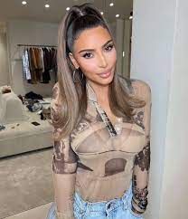 Kimberly noel kardashian west is an american media personality, socialite, model, businesswoman, producer, and actress. Kim Kardashian Starts 2021 With Fresh Blonde Highlights People Com