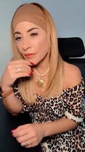 Hablamos sobre cómo a veces decir la verdad aleja a las personas, no porque  hiera, sino porque revela. El ego se ofende, pero el alma lo sabe. Algunos  prefieren la soledad antes que enfrentar la ...