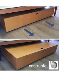 Divani letto trasformabili, moderni e di design. Sotto Il Letto Cassettone Contenitore In Legno Con Rotelle