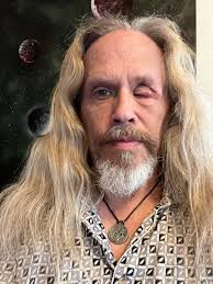 HAVE GREATEST LOVE N RESPECT FOR ALL OF YOU. IM ONLY SEEING OUT OF ONE EYE  BUT FELT I NEEDED TO LET YOU ALL KNOW IM HONORED TO HAVE EACH N EVERYONE