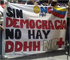 Se interesa principalmente por la inclusión social y la igualdad de género. Sin Democracia No Hay Derechos Humanos Civilis Derechos Humanos