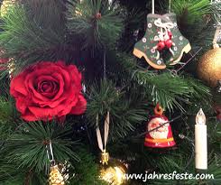 Der baum ist einfach zu schön und zu teuer, dass er nur so kurz stehen. An Welchem Tag Sollte Man Den Weihnachtsbaum Aufstellen Jahresfeste