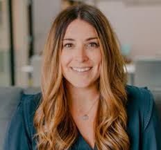 Kelly Noack's Instagram, Twitter & Facebook