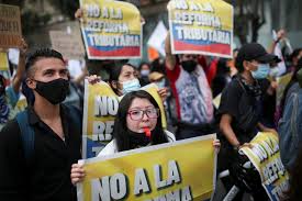 Cuarentena y toque de queda hoy velatón en solidaridad con los manifestantes asesinados durante el paro nacional. Iintpmniswxuim