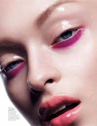 Glossy Eyes Could You Pull Of The Editorial Look Lasula Fashion Artistry Makeup Editorial Makeup Glossy Makeup