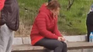 Öztekin hakkında internet üzerinde arama yapılıyor. Babasi Rasim Oztekin Kalp Krizi Geciren Pelin Oztekin Hastane Onunde Caresizce Agladi Onedio Com