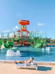 En el verano del 2021 bob esponja llegará a riviera maya al igual que leonardo, rafael, donatello, miguel ángel y más personajes nick. Este Hotel De La Riviera Maya Te Hara Sentirte Dentro De Una Caricatura Ciudad Trendy