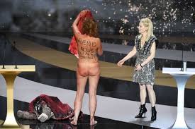 Rench actress corinne masiero (l) delivers a speech wearing a peau d'ane costume next to french actress and master of ceremony marina fois during the 46th cesar award ceremony on friday, march 12, 2021 in paris. A7mmyvtaguk58m