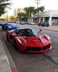 Ferrari Vs Bugatti Ferrari Laferrari Super Cars Bugatti Chiron