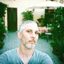 Trump sta lavorando così bene per la pace che sta tornando pure la guerra  tra Sparta e Atene