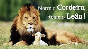 O cordeiro anunciado pelos profetas que viria para sacrifício e remissão do pecado de todos habitou entre nós foi crucificado e ao terceiro dia venceu a morte e ressuscitou como um leão. Morre O Cordeiro Reina O Leao Pr Ueslei Menezes Youtube