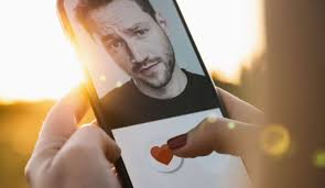Teltarif.de nicht unmittelbar gefährlich, aber doch schädlich weitere beliebte varianten eines hoax sind dramatische spendenaufrufe für angeblich erkrankte. Fake Profile Auf Tinder Erkennen So Entlarven Sie Fakes