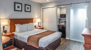 Inn square complete with firepit, fountain, rocking chairs, oversized chess and corn hole. The Inn At 1252 Monterey Monterey Ca Ab 127 Agoda Com