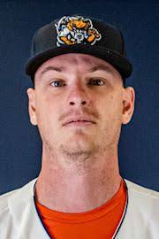 Howard Pitcher's Instagram, Twitter & Facebook