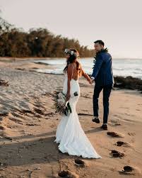 Beachfront Wedding In 2020 Beach Wedding Photos Beachfront Weddings Hawaiian Wedding Dress