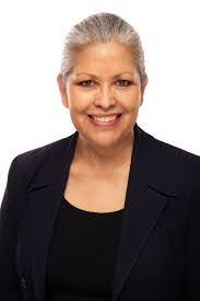 Stacy Beardsley's Instagram, Twitter & Facebook