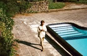 Apr 23, 2018 · the pool skimmer is the entry point for your pool's filtration system, and if the water level is too low or too high, the water cannot flow properly into the system's pipes and filter equipment. Swimming Pool 2003 Film Cinema De