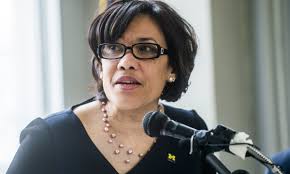 Flint mayor inherited water crisis and intends to keep it in spotlight  until fixed