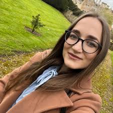 Hi , sorry if this has been asked loads before , I will be collecting my  first Maine coon kitten soon and am struggling with which litter tray to  buy and which